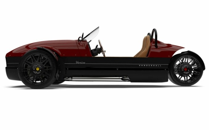 Side view of the Venice GT in Ida Rose Exterior